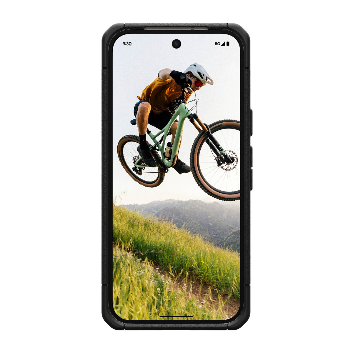 Inspired by modern wanderers, the UAG Scout Series case features a featherlight composite construction of strong and durable TPU.