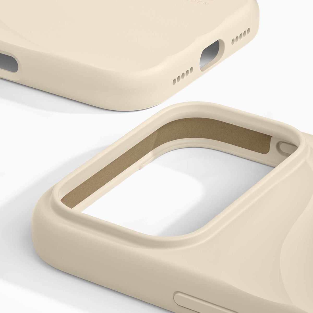 Ideal of Sweden - Étui Soft Swirl MagSafe Cloud Dancer pour iPhone 18 Pro Max/17 Pro Max
