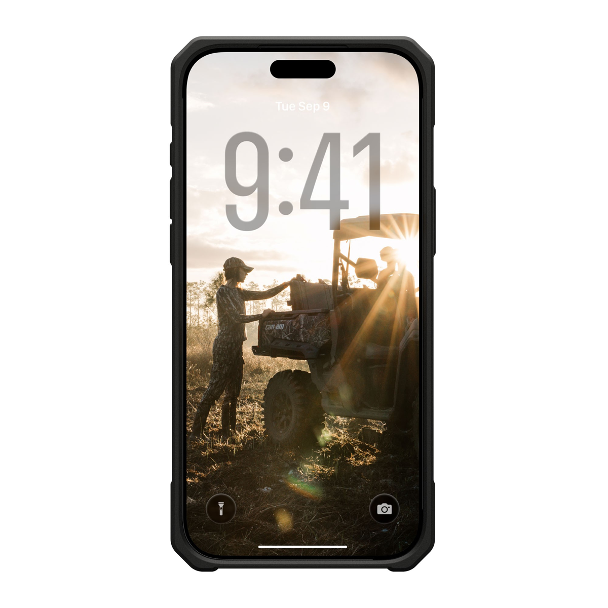 The quintessential, all-terrain, rugged protective case now available with seamless MagSafe functionality. The UAG Monarch Pro is equipped with premium materials for premium protection.