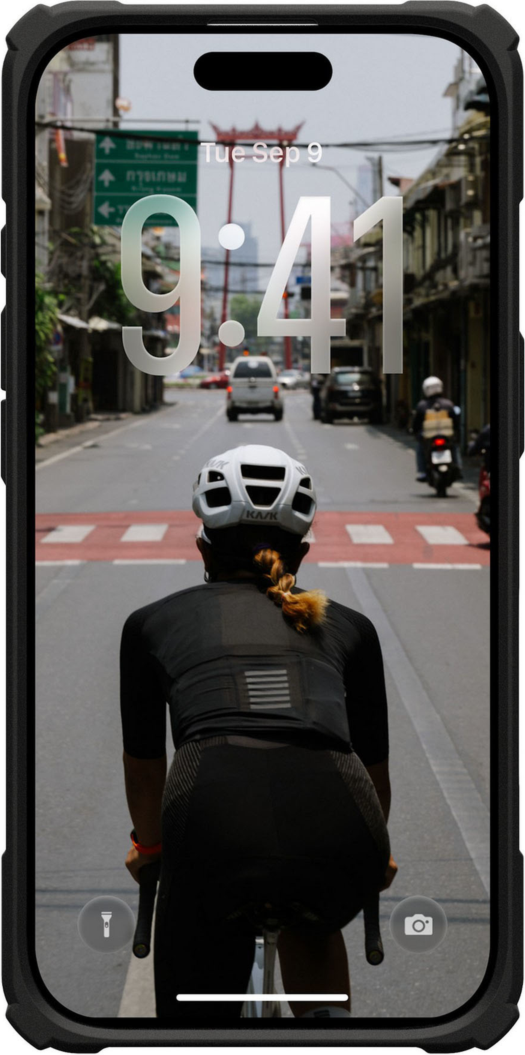 UAG 114526114097 Étui Robuste Plasma XTE MagSafe Black/Pop Orange pour iPhone 17