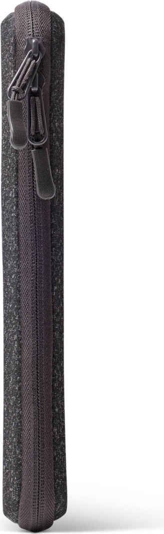 <p>The UAG Civilian Laptop Sleeve is designed to offer lightweight protection and modern style for 16” laptops.</p>