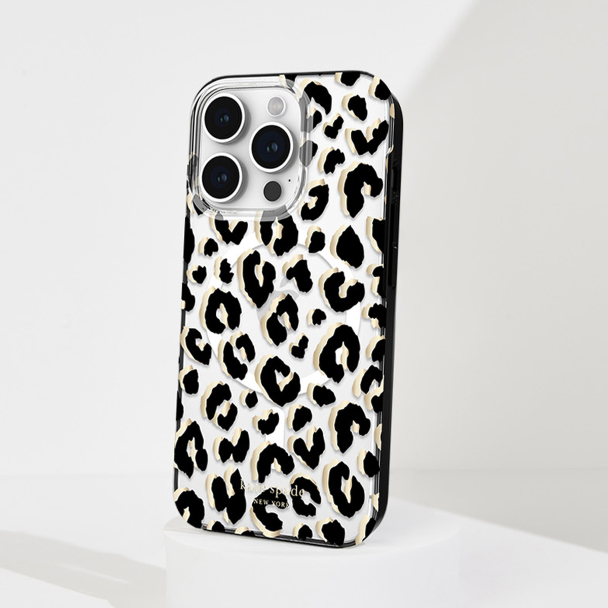 Fashion meets protection with the Kate Spade Protective Hardshell MagSafe series case, combining style with an impressive 10 ft drop protection and MagSafe compatibility.