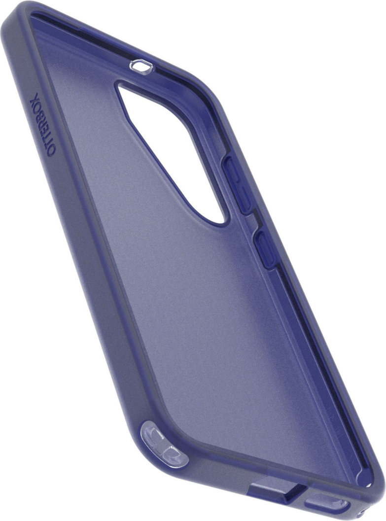 Featuring a soft-touch finish, the OtterBox Symmetry Soft Touch Series is a silicone case that feels lush and is reliable against drops.