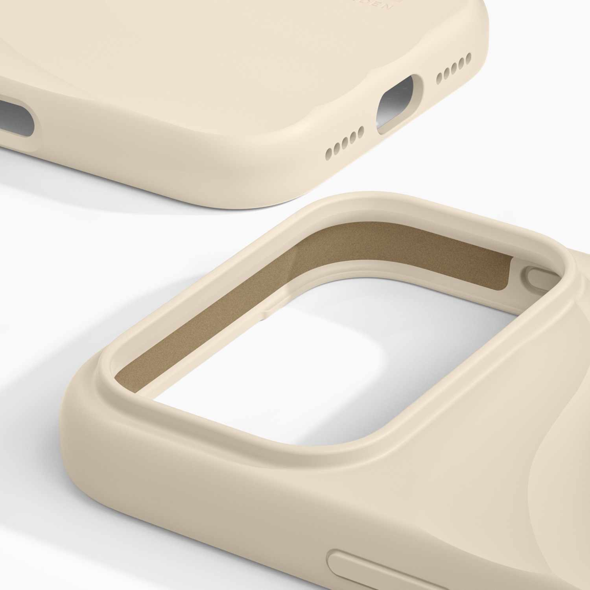 Ideal of Sweden - Soft Swirl MagSafe Case Cloud Dancer for iPhone 18 Pro/17 Pro