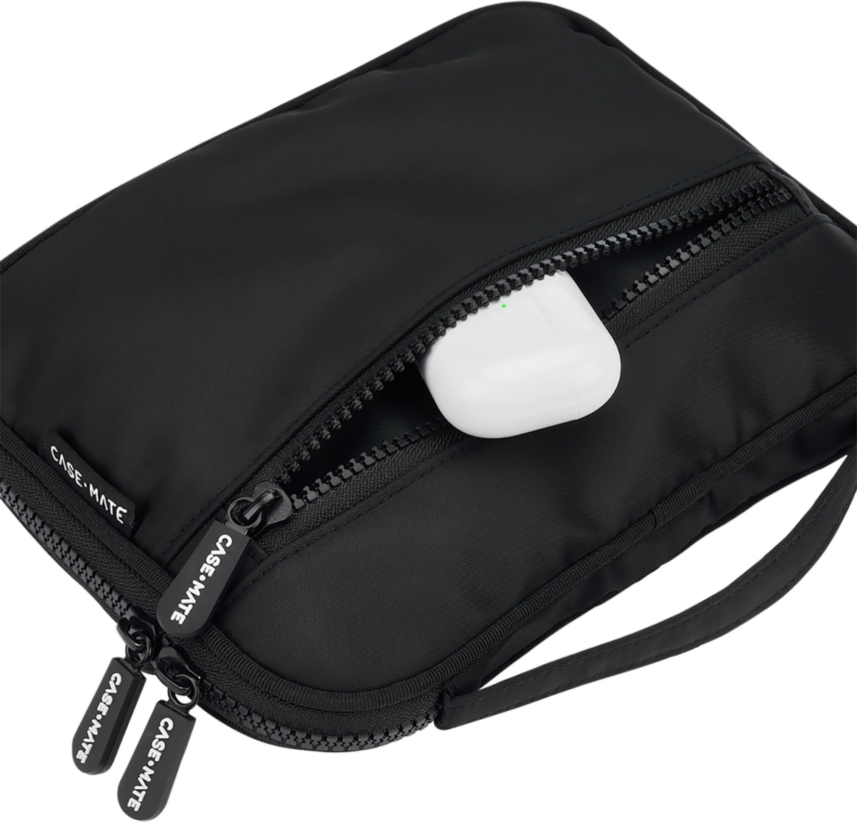 <p>Designed with travel in mind, the Case-Mate Travel Tech Organizer keeps electronic accessories protected and organized by giving each item a secure space.</p>