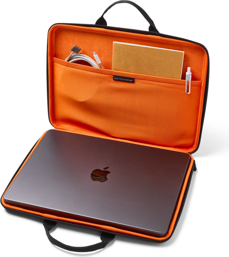<p>The UAG Civilian Shock Sleeve offers premium protection, sleek style, and convenience for 14” laptops.</p>