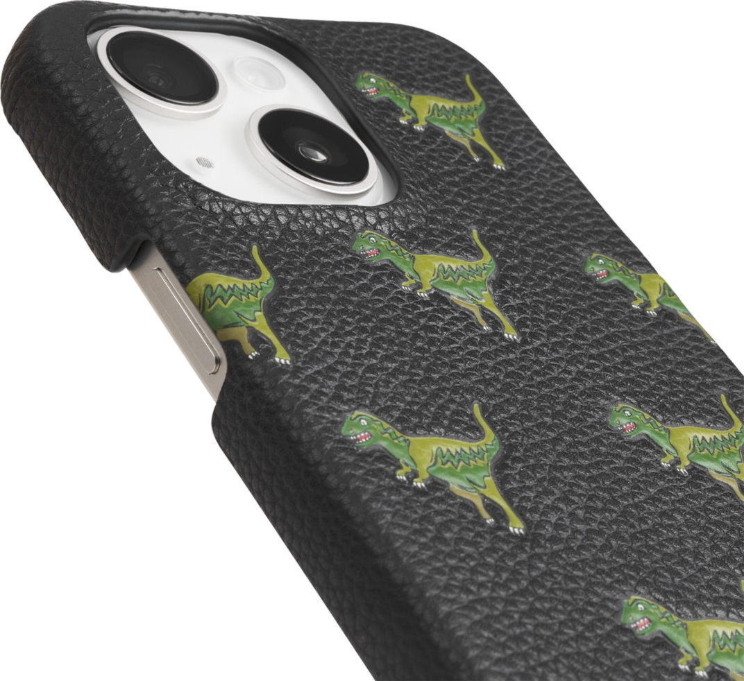 The Coach Leather Slim Wrap Case is a durably designed case with an impressive 10 ft drop protection and features Coach’s fun-loving mascot.