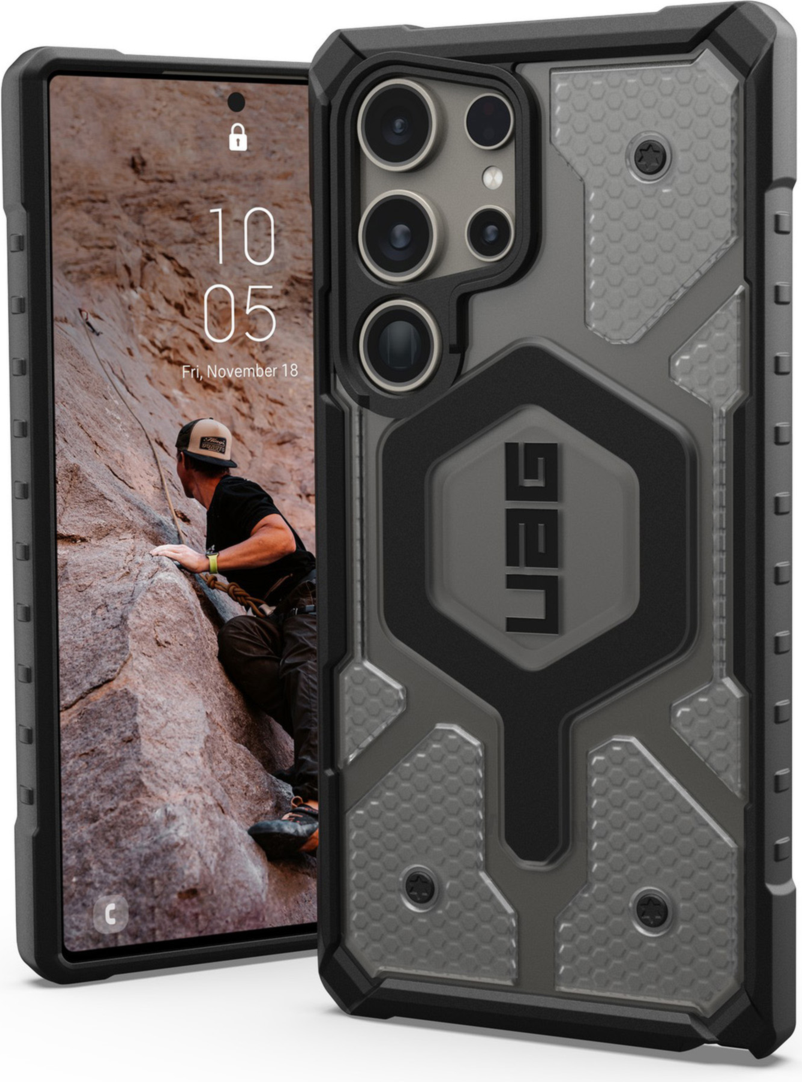 <p>Designed with action and adventure in mind, the UAG Pathfinder Clear Pro case provides serious protection and features a built-in magnet module.</p>