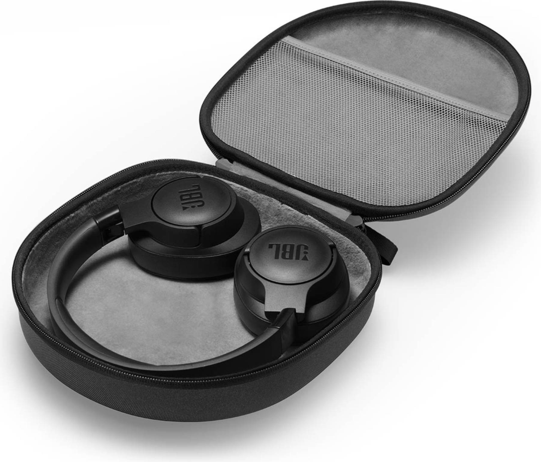 Spigen Klasden Headphone Carrying Case delivers durable, shockproof protection with a soft interior and organized storage for headphones and accessories.