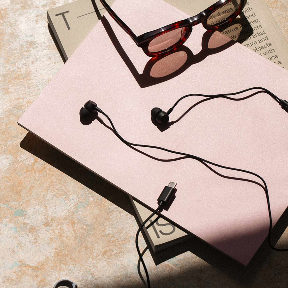 Sudio - V3 Wired Earbuds Black
